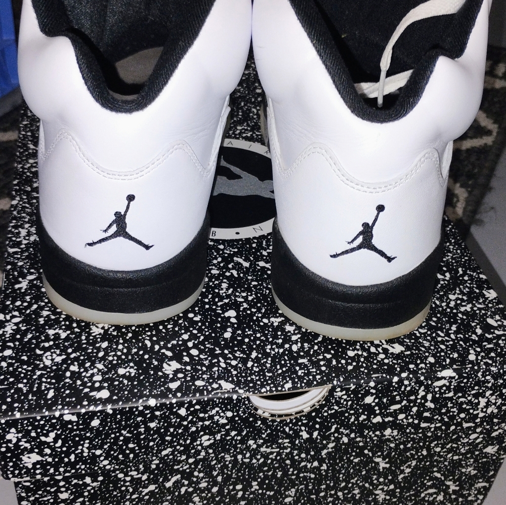 Jordan Sneakers White and Black